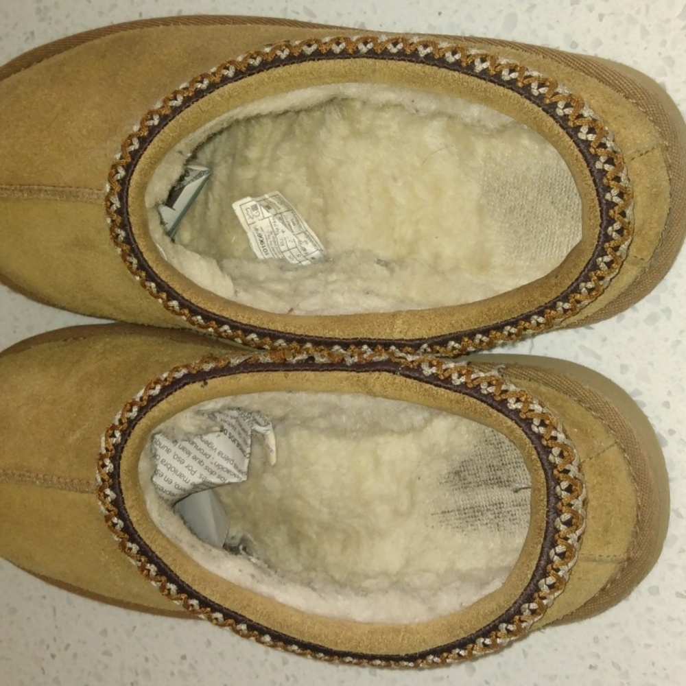 Tasman Slippers - Picture 11 of 12